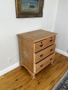 inlaid_chest_of_drawers_0