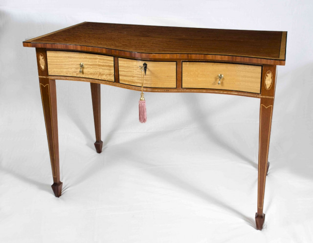 Serpentine Ladies Dressing Table