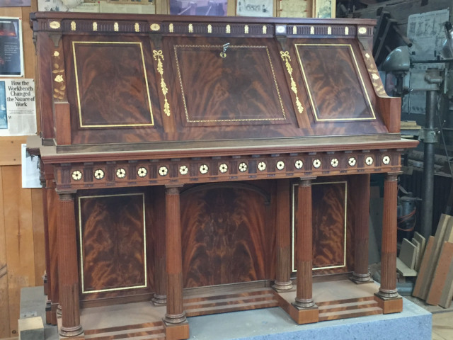 Apollo Desk